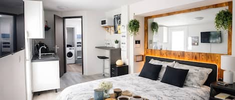 1 bedroom, iron/ironing board, WiFi, bed sheets