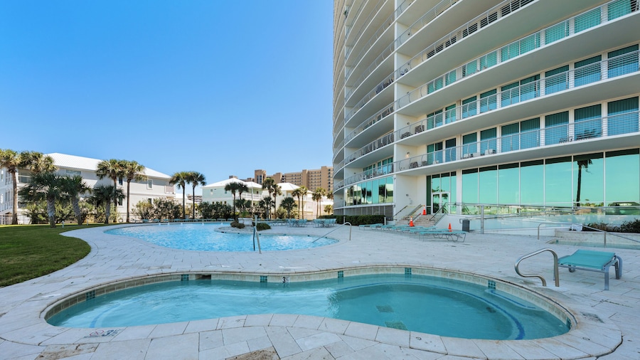 Bella Luna Condos