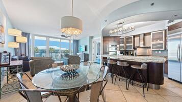 Family Condo, 2 Bedrooms, Balcony, River View | In-room dining