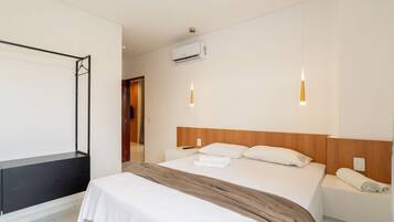 2 slaapkamers, een strijkplank/strijkijzer, internet, beddengoed