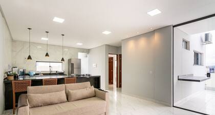 Modern & Comfortable 2-Bedroom Apartment with Suite, AC, and BBQ - Near Caruaru Shopping