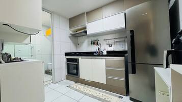 Frigorifero, microonde, forno, lavastoviglie