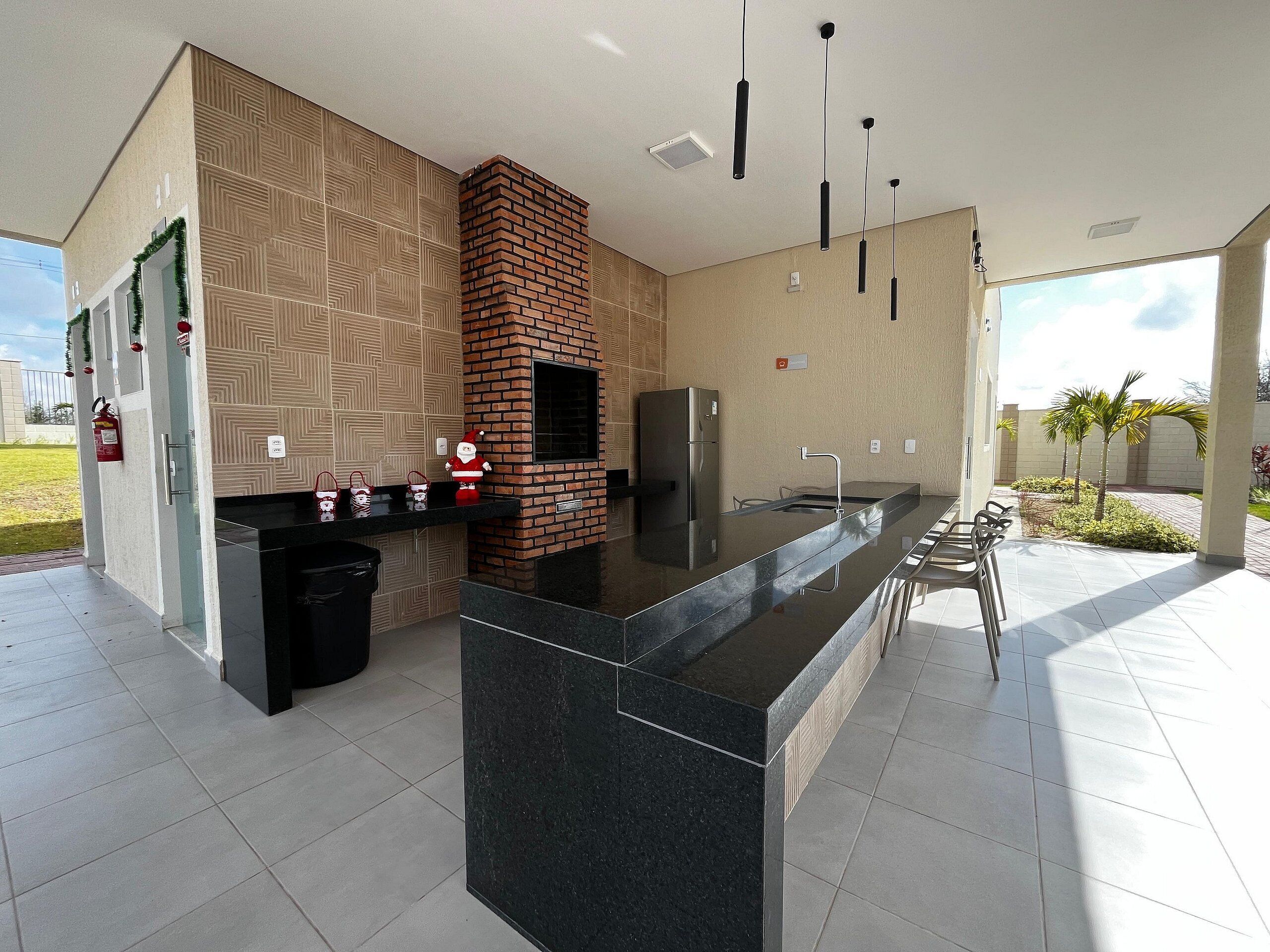 Fridge, cookware/dishes/utensils