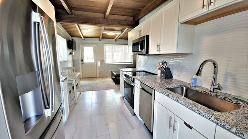 Florida Condo Getaway w/ Pool & Boat Dockage – Minutes to Englewood Beach!