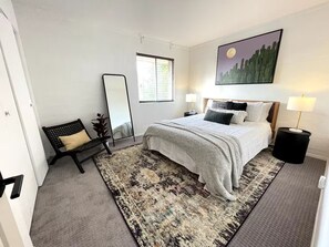 2 bedrooms, desk, iron/ironing board, free WiFi - Southwest Meets Boho Old Town Scottsdale Townhome (Scottsdale)