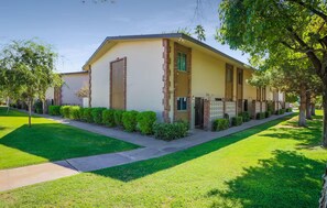 Exterior - Southwest Meets Boho Old Town Scottsdale Townhome (Scottsdale)