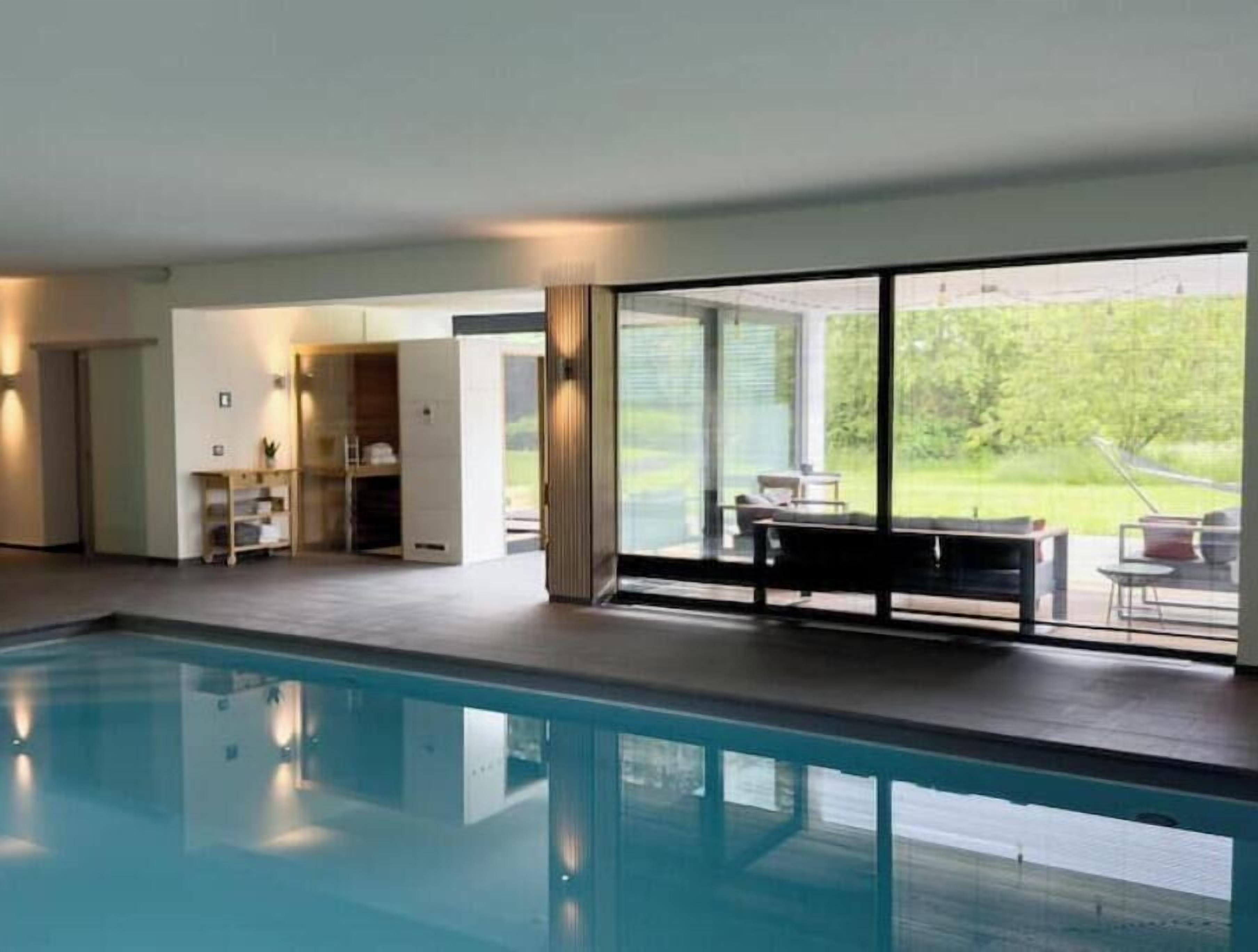 Indendørs pool, opvarmet pool