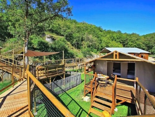 Cabane 3 étoiles - Piscine  - ccbfghi