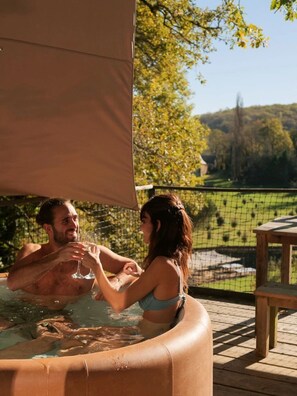 Bain à remous extérieur