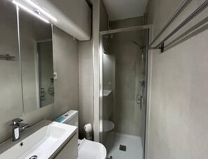 Apartment | Bathroom - Stunning Seaview Apartment With Balcony (Blankenberge)