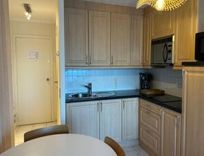 Private kitchen - Stunning Seaview Apartment With Balcony (Blankenberge)
