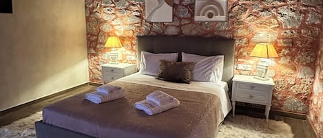 2 bedrooms, iron/ironing board, travel cot, free WiFi