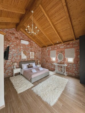2 bedrooms, iron/ironing board, travel crib, free WiFi - Villa FoRest luxury in nature with private pool (Chania Crete)