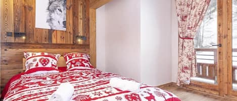 WiFi, bed sheets