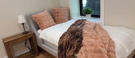 1 bedroom, WiFi, bed sheets