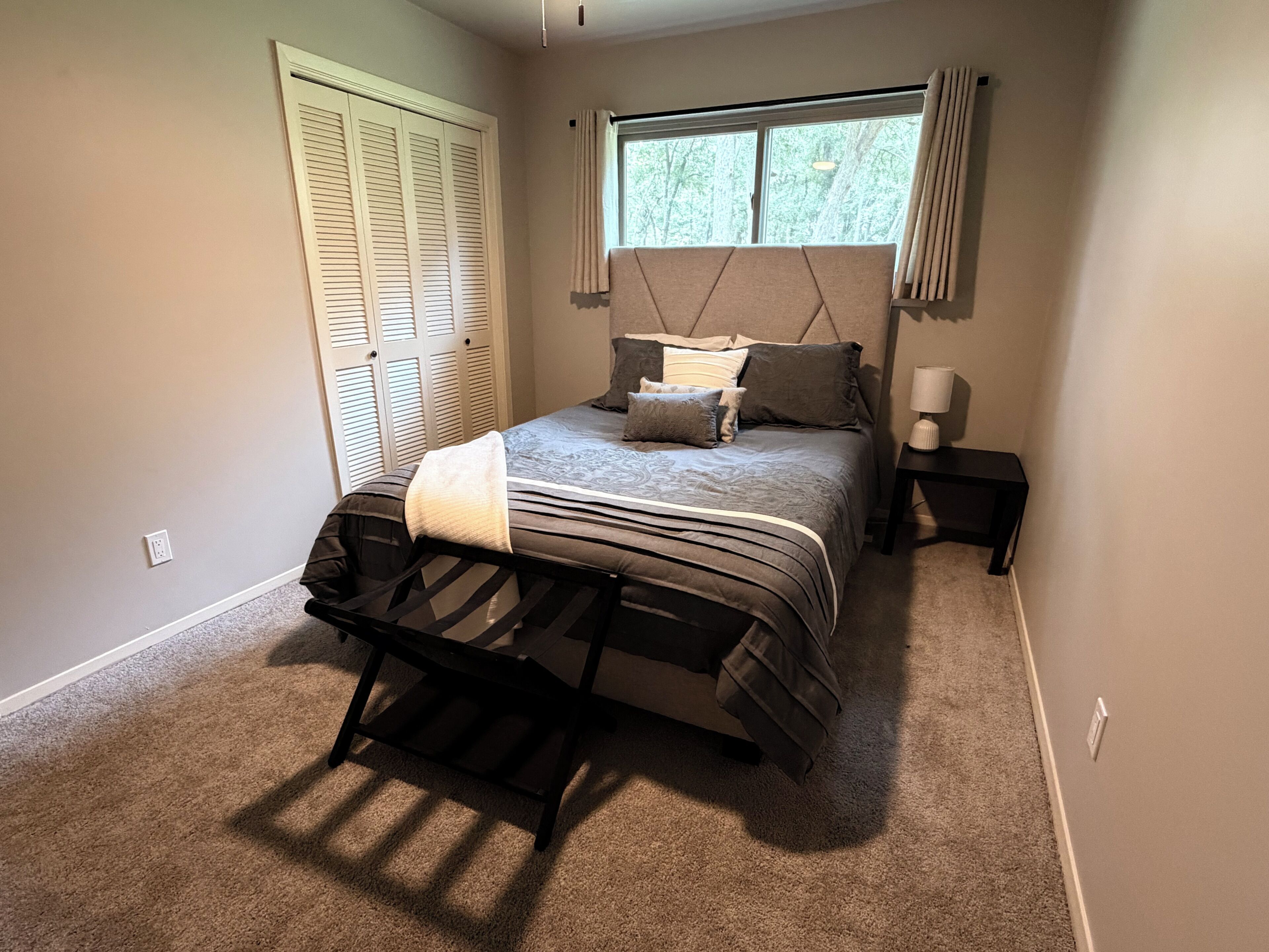 5 dormitorios, tabla de planchar con plancha, wifi gratis y ropa de cama