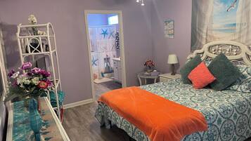 1 bedroom, iron/ironing board, WiFi (free), bed sheets
