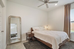 Room - Curated Wellness Retreat - 5 minutes from Baylor Scott & White (Temple)