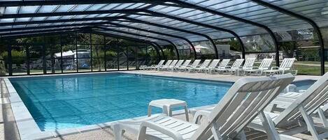 Piscine intérieure, piscine chauffée