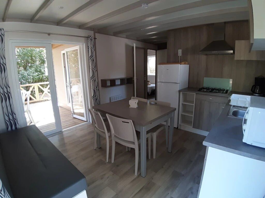 Fridge, microwave, stovetop