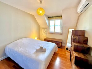 3 bedrooms, iron/ironing board, Internet, bed sheets - Diva, Spacious and Comfortable City Center (Saint-Denis)