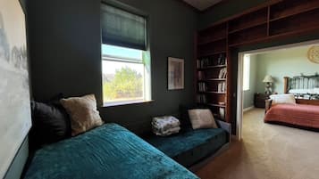 3 chambres, fer et planche à repasser, Wi-Fi, draps fournis