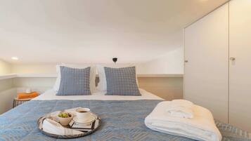 1 bedroom, iron/ironing board, travel cot, WiFi