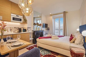 House - A Charming Haven in the Heart of Montmartre (Paris)