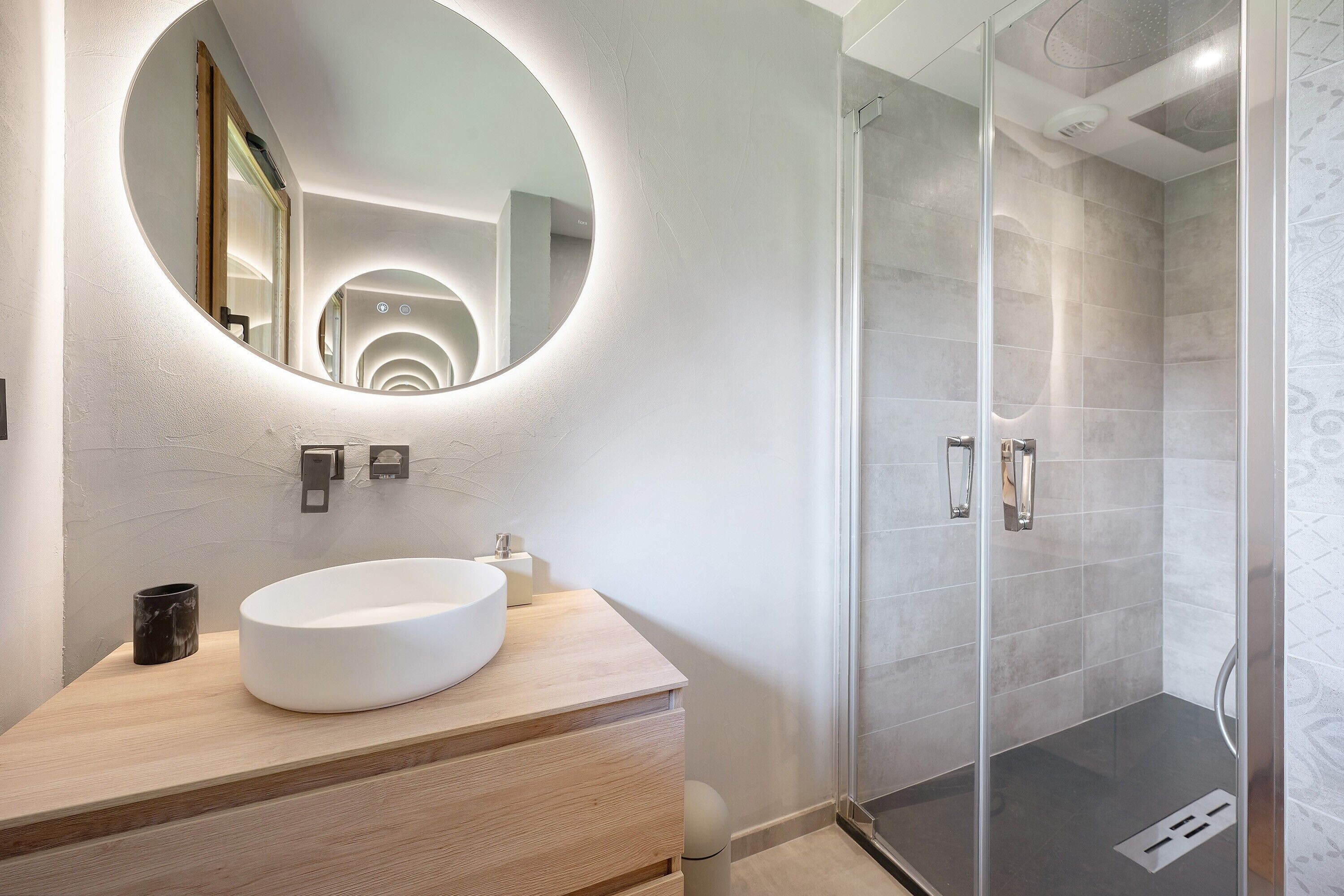 Douche, serviettes fournies