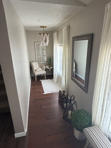 Serene 3-bedroom farmhouse with AC in charming Bennington