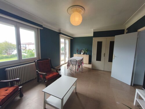 3-bedroom apartment in Arengosse, sleeps up to 6