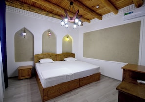 Deluxe Double Room, Courtyard View
