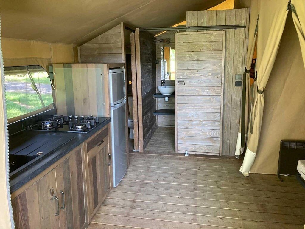 Fridge, microwave, stovetop