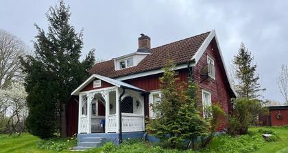 Sunny vacation home in Smaland / southern Sweden near the lake