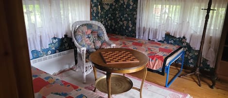 5 室のベッドルーム、アイロン / アイロン台、ベッドシーツ