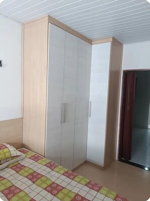 1 bedroom, iron/ironing board, WiFi, bed sheets