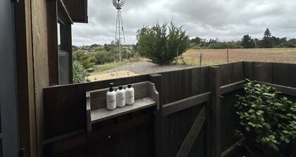 Flora Farm Cottage | Hot Tub, Creek & Fresh Eggs