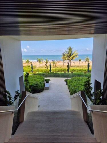 MODERN APT WITH SEA VIEW AND SWIMMING POOLS 1 BEDROOM WITH BALCONY. MANZANILLO BEACH.