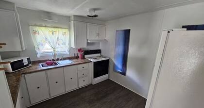 Beach bungalow, Entire guesthouse in Maple Hill, North Carolina.