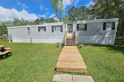 Beach bungalow, Entire guesthouse in Maple Hill, North Carolina.