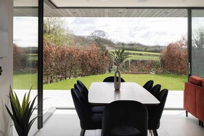 Dining - Woldside - Luxury property sleeps 10 (Bishop Wilton)
