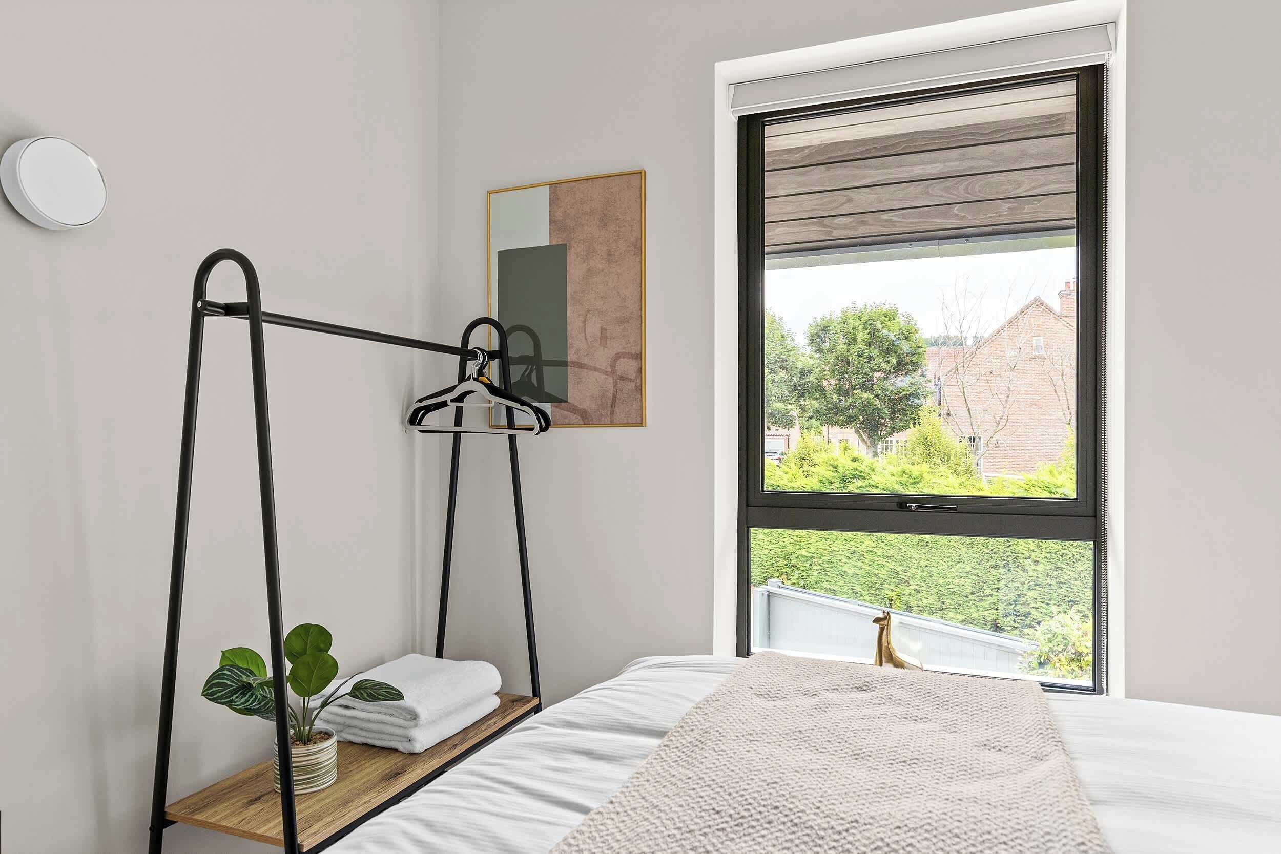 4 bedrooms, desk, WiFi