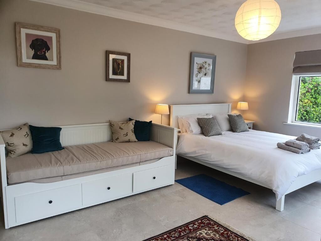 Family Room, Garden View