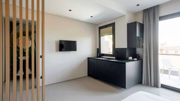 1 bedroom, desk, iron/ironing board, free WiFi