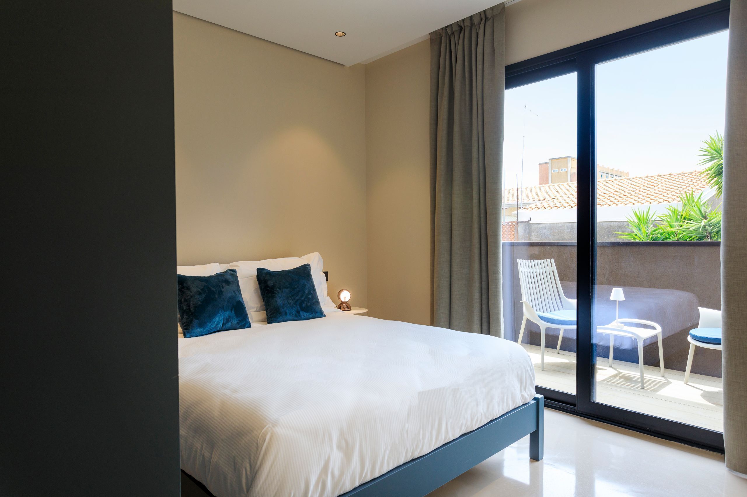 1 chambre, bureau, fer et planche à repasser, Wi-Fi gratuit