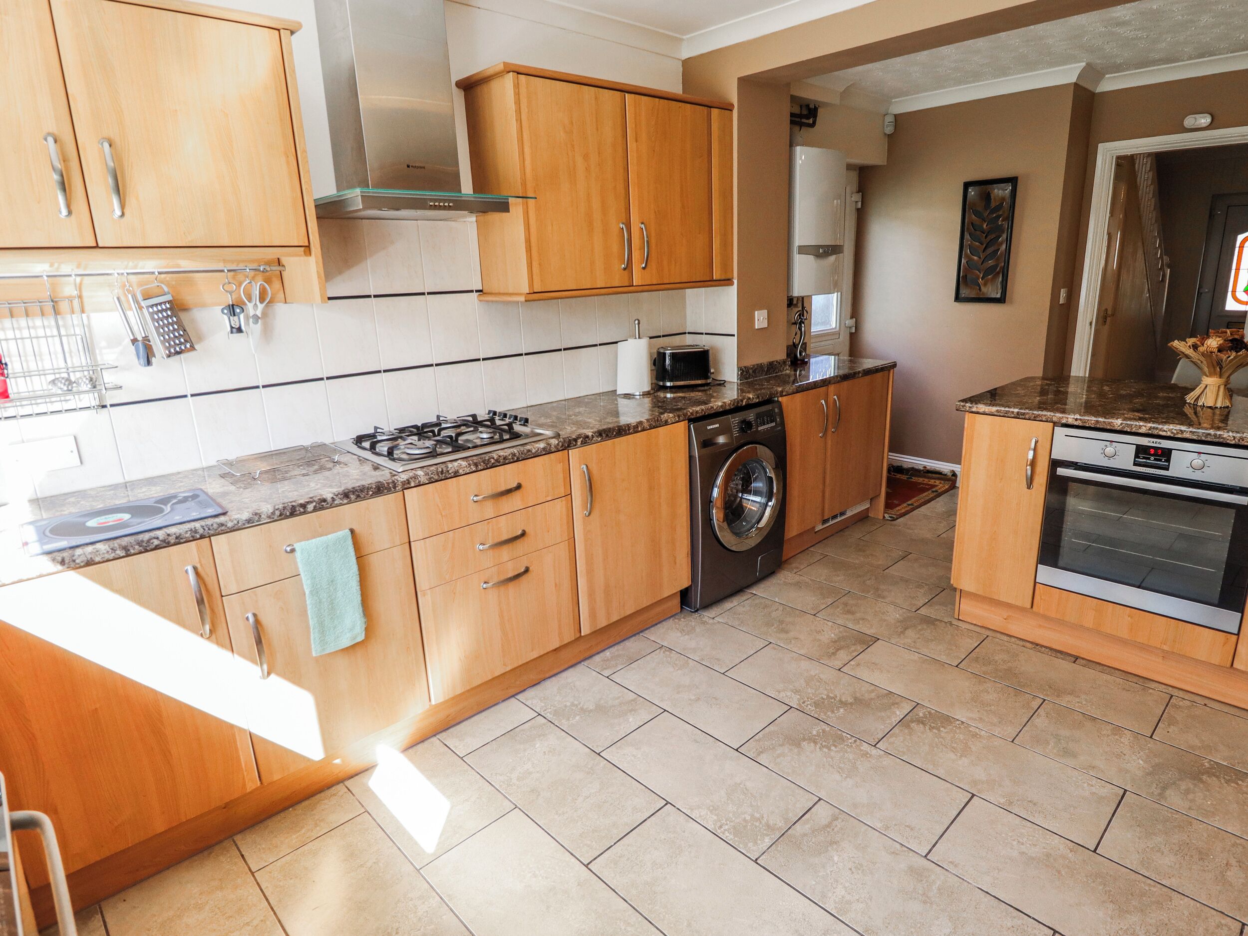 Dishwasher, cookware/dishes/utensils