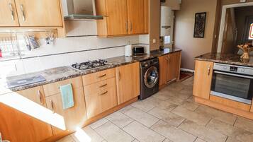 Dishwasher, cookware/dishes/utensils