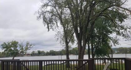 3-bedroom Cottage in La Crosse w/ River Access