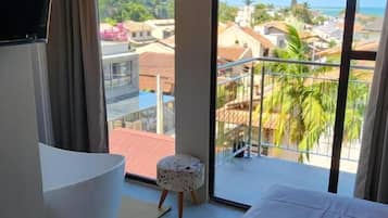 Decoración personalizada, muebles diferentes y wifi gratis