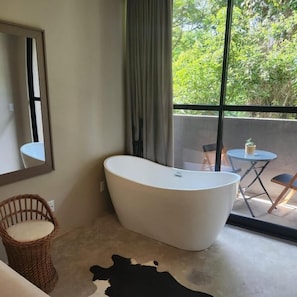Deluxe-Doppelzimmer, Balkon, Gartenblick | Innenbereich